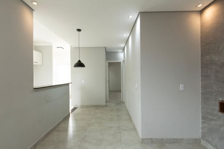 Sala de casa de condomínio para alugar com 2 quartos, 53m² em Aparecidinha, Sorocaba