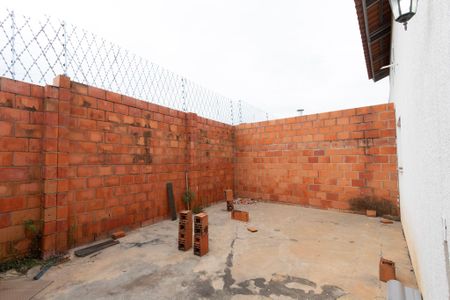 Casa de condomínio para alugar com 53m², 2 quartos e 2 vagasQuintal 