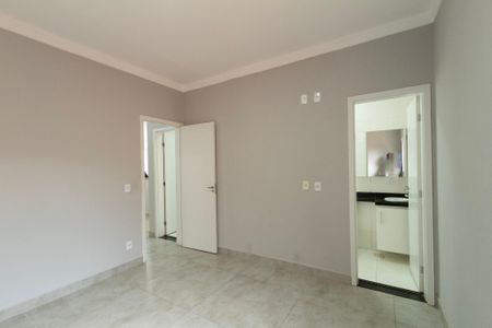 Casa de condomínio para alugar com 53m², 2 quartos e 2 vagasSuíte