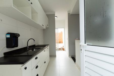 Casa de condomínio para alugar com 53m², 2 quartos e 2 vagasCozinha 