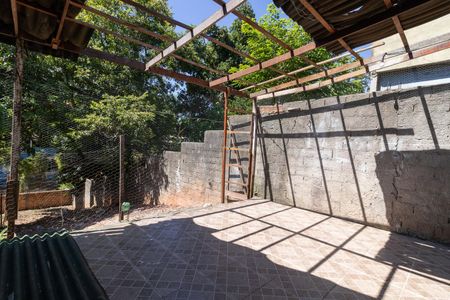 Casa à venda com 75m², 2 quartos e 1 vagaÁrea externa