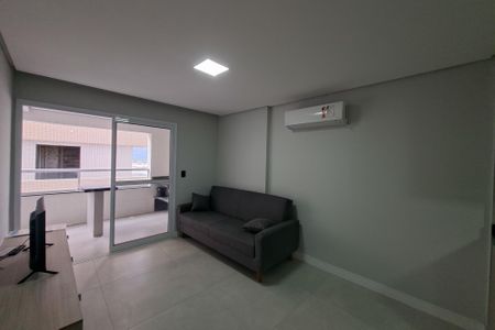 Sala de apartamento para alugar com 1 quarto, 54m² em Vila Caiçara, Praia Grande