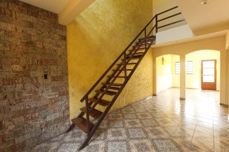 Casa à venda com 360m², 3 quartos e 3 vagasSala