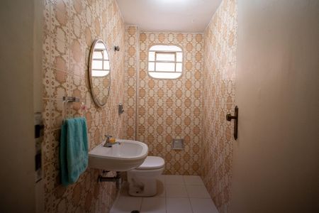 Casa à venda com 200m², 3 quartos e 3 vagasBanheiro 2