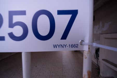 Casa à venda com 200m², 3 quartos e 3 vagasplaca instalada em [10/04/2026] com o código [WYNY-1662]