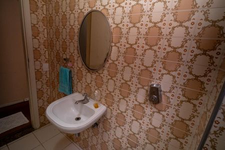 Casa à venda com 200m², 3 quartos e 3 vagasBanheiro 2
