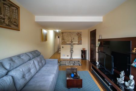 Casa à venda com 200m², 3 quartos e 3 vagasSala