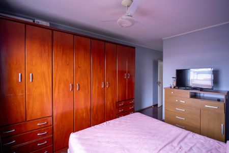 Casa à venda com 200m², 3 quartos e 3 vagasSuíte