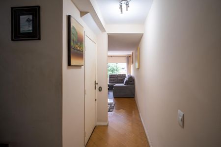 Casa à venda com 200m², 3 quartos e 3 vagasCorredor