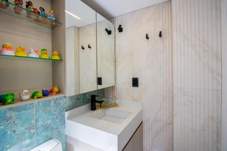 Apartamento à venda com 125m², 3 quartos e 3 vagasBanheiro social