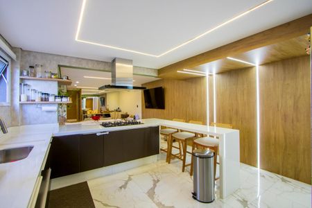 Apartamento à venda com 125m², 3 quartos e 3 vagasCozinha