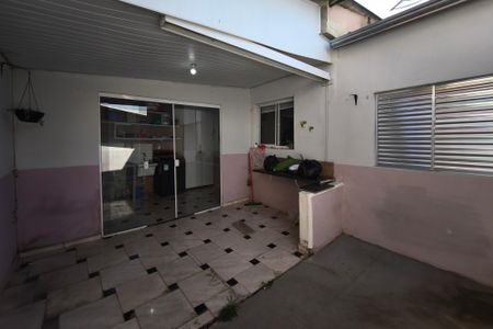 Casa para alugar com 100m², 3 quartos e 3 vagasQuintal