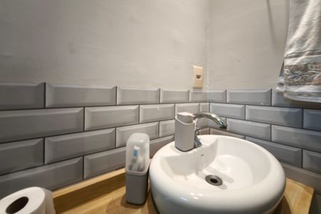 Casa para alugar com 100m², 3 quartos e 3 vagasBanheiro Social