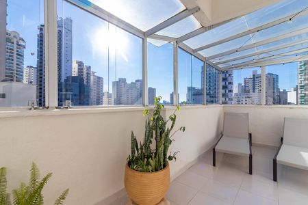 Apartamento à venda com 127m², 2 quartos e 2 vagasVaranda / Quintal
