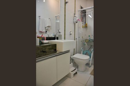 Casa à venda com 185m², 4 quartos e 3 vagasDetalhe - Banheiro Social