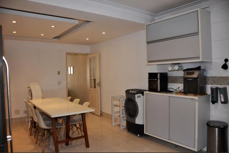 Casa à venda com 185m², 4 quartos e 3 vagasDetalhe - Cozinha