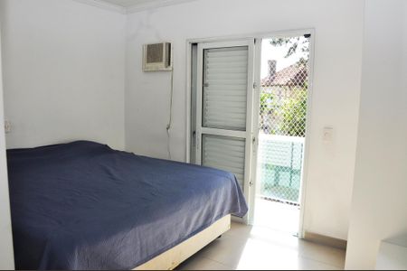 Casa à venda com 185m², 4 quartos e 3 vagasDetalhe - Quarto 01 com Varanda e Suíte