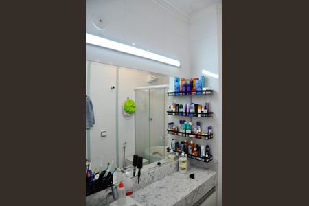 Casa à venda com 185m², 4 quartos e 3 vagasDetalhe - Suíte