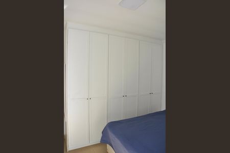 Casa à venda com 185m², 4 quartos e 3 vagasDetalhe - Quarto 01 com Varanda e Suíte