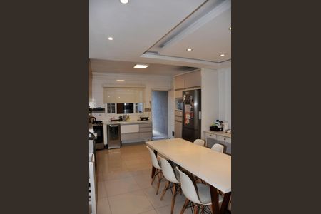 Casa à venda com 185m², 4 quartos e 3 vagasDetalhe - Cozinha