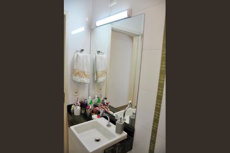 Casa à venda com 185m², 4 quartos e 3 vagasDetalhe - Banheiro Social