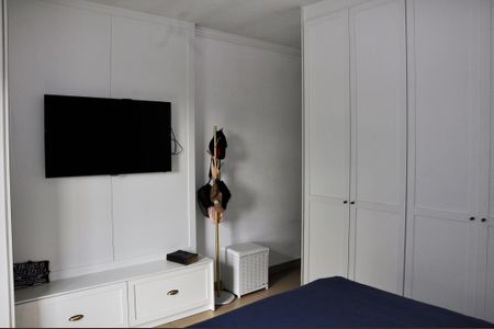 Casa à venda com 185m², 4 quartos e 3 vagasDetalhe - Quarto 01 com Varanda e Suíte
