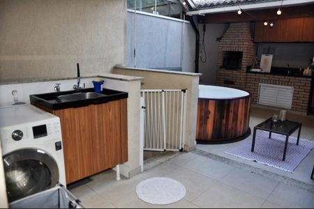 Casa à venda com 185m², 4 quartos e 3 vagasDetalhe - Área de Serviço