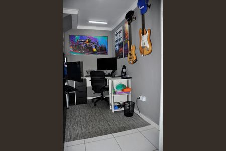 Casa à venda com 185m², 4 quartos e 3 vagasDetalhe - Quarto 04 com Suíte