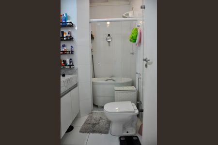 Casa à venda com 185m², 4 quartos e 3 vagasDetalhe - Suíte