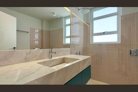 Apartamento para alugar com 182m², 3 quartos e 1 vagaBanheiro