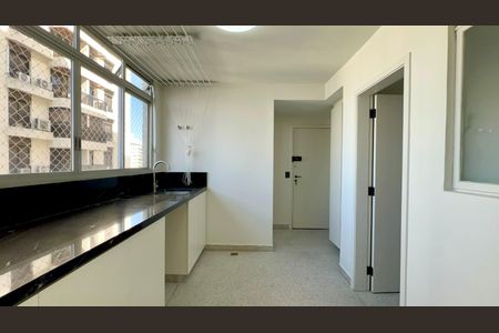 Apartamento para alugar com 182m², 3 quartos e 1 vagaÁrea de Serviço