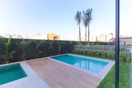 Apartamento à venda com 39m², 2 quartos e sem vagaÁrea comum - Piscina