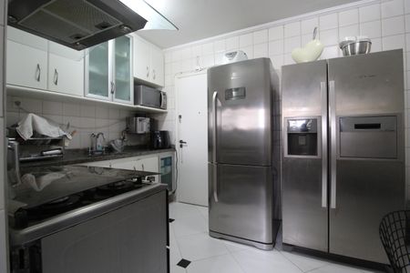 Apartamento para alugar com 104m², 4 quartos e 3 vagasCozinha e Área de Serviço