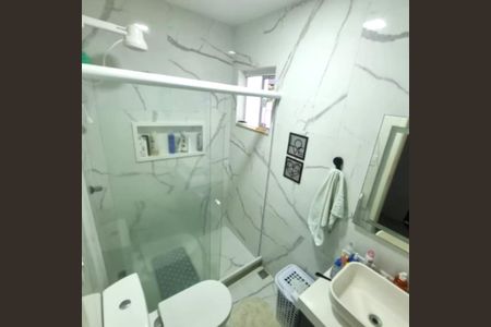 Casa de condomínio para alugar com 195m², 3 quartos e 3 vagasBanheiro