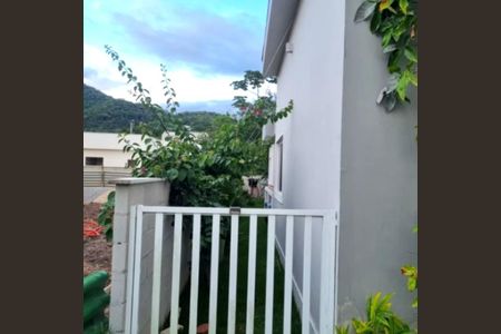 Casa de condomínio para alugar com 195m², 3 quartos e 3 vagasVaranda