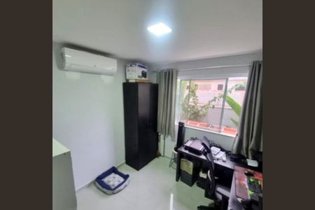 Quarto de casa de condomínio para alugar com 3 quartos, 195m² em Caxito Pequeno, Maricá