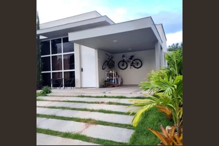 Casa de condomínio para alugar com 195m², 3 quartos e 3 vagasFachada