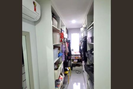 Casa de condomínio para alugar com 195m², 3 quartos e 3 vagasQuarto