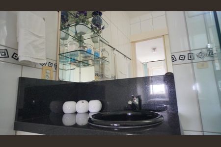 Apartamento à venda com 92m², 2 quartos e 1 vaga Apartamento à venda com 92m², 2 quartos e 1 vagaBanheiro suite