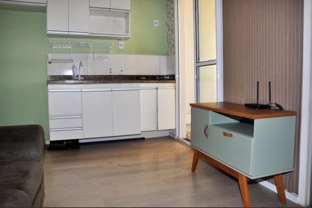 Detalhe - Sala e Cozinha de apartamento para alugar com 2 quartos, 29m² em Vila Mangalot, São Paulo