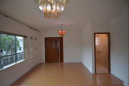 Casa para alugar com 290m², 3 quartos e 5 vagasSala