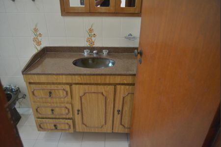 Casa para alugar com 290m², 3 quartos e 5 vagasBanheiro da Suite