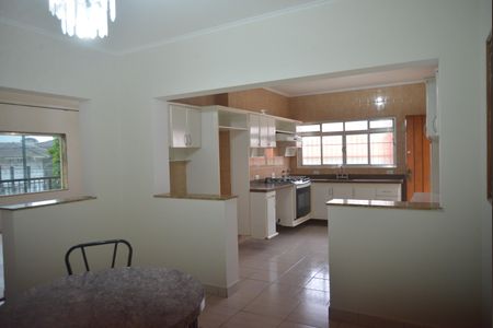 Casa para alugar com 290m², 3 quartos e 5 vagasCozinha