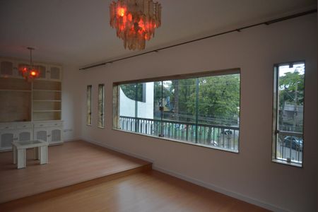 Casa para alugar com 290m², 3 quartos e 5 vagasSala