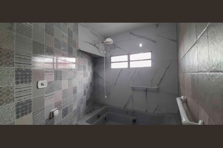 Banheiro da Suíte de casa à venda com 2 quartos, 235m² em Vila Yolanda, Osasco