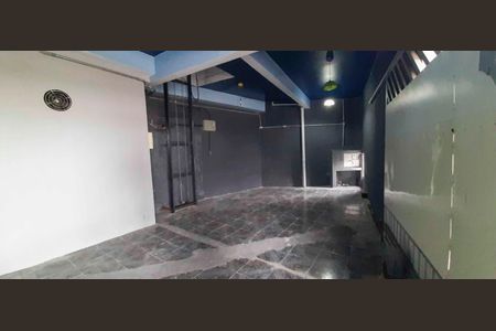 Garagem de casa à venda com 2 quartos, 235m² em Vila Yolanda, Osasco