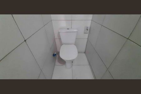 Banheiro da Garagem de casa à venda com 2 quartos, 235m² em Vila Yolanda, Osasco