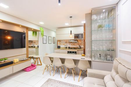 Casa à venda com 55m², 2 quartos e 1 vaga
