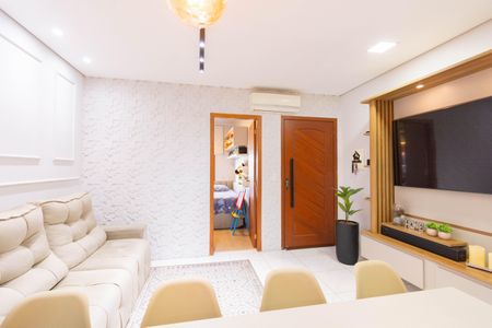 Casa à venda com 55m², 2 quartos e 1 vaga
