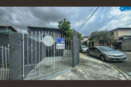 Casa para alugar com 60m², 1 quarto e 1 vaga Casa para alugar com 60m², 1 quarto e 1 vagaFachada com Plaquinha Instalada